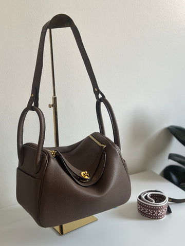 Elegant Soft Leather Shoulder Bag with Detachable Strap