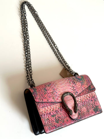 Python-Texture Chain Shoulder Bag – Bold & Elegant