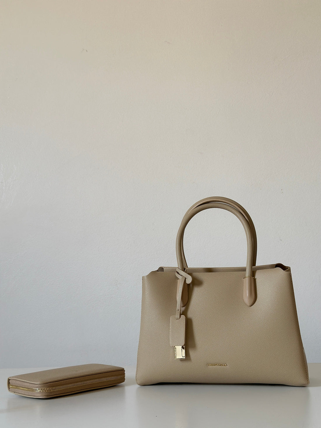 Minimalist Chic Handbag With Wallet